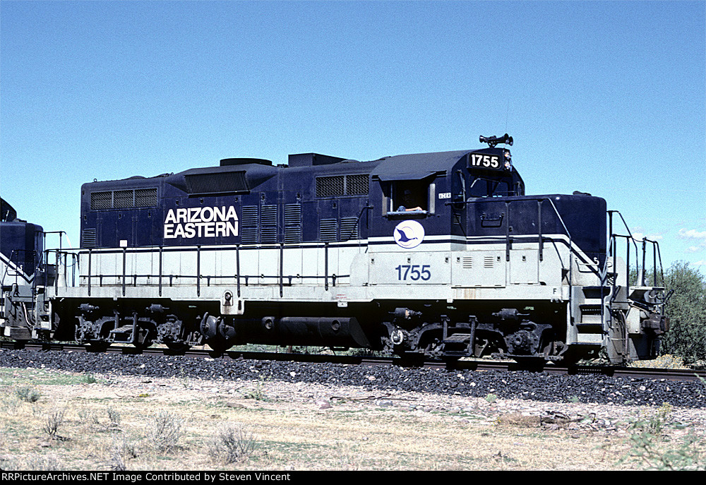 Arizona Eastern (Kyle) GP9 lrads a train eastbound. AZER #1755